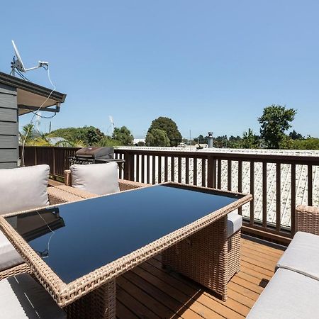 Convenient Family Bach With Easy Access To Blake Park The Beach And Downtown Mount Maunganui Exterior foto
