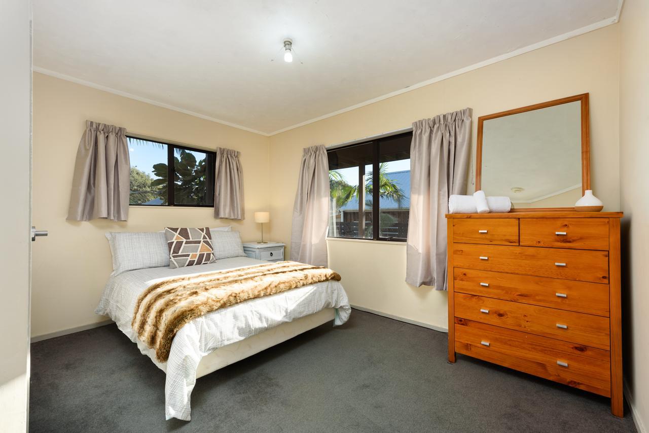 Convenient Family Bach With Easy Access To Blake Park The Beach And Downtown Mount Maunganui Exterior foto
