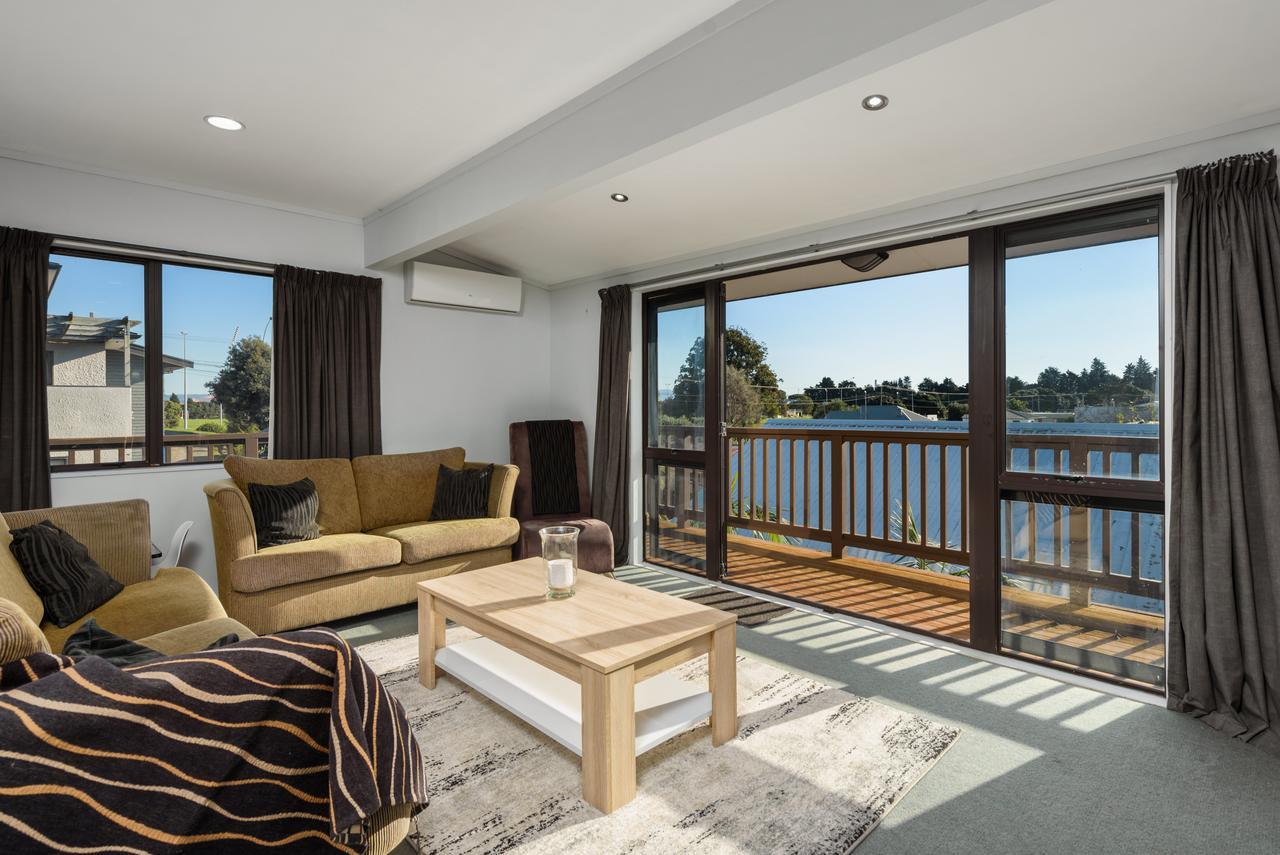 Convenient Family Bach With Easy Access To Blake Park The Beach And Downtown Mount Maunganui Exterior foto
