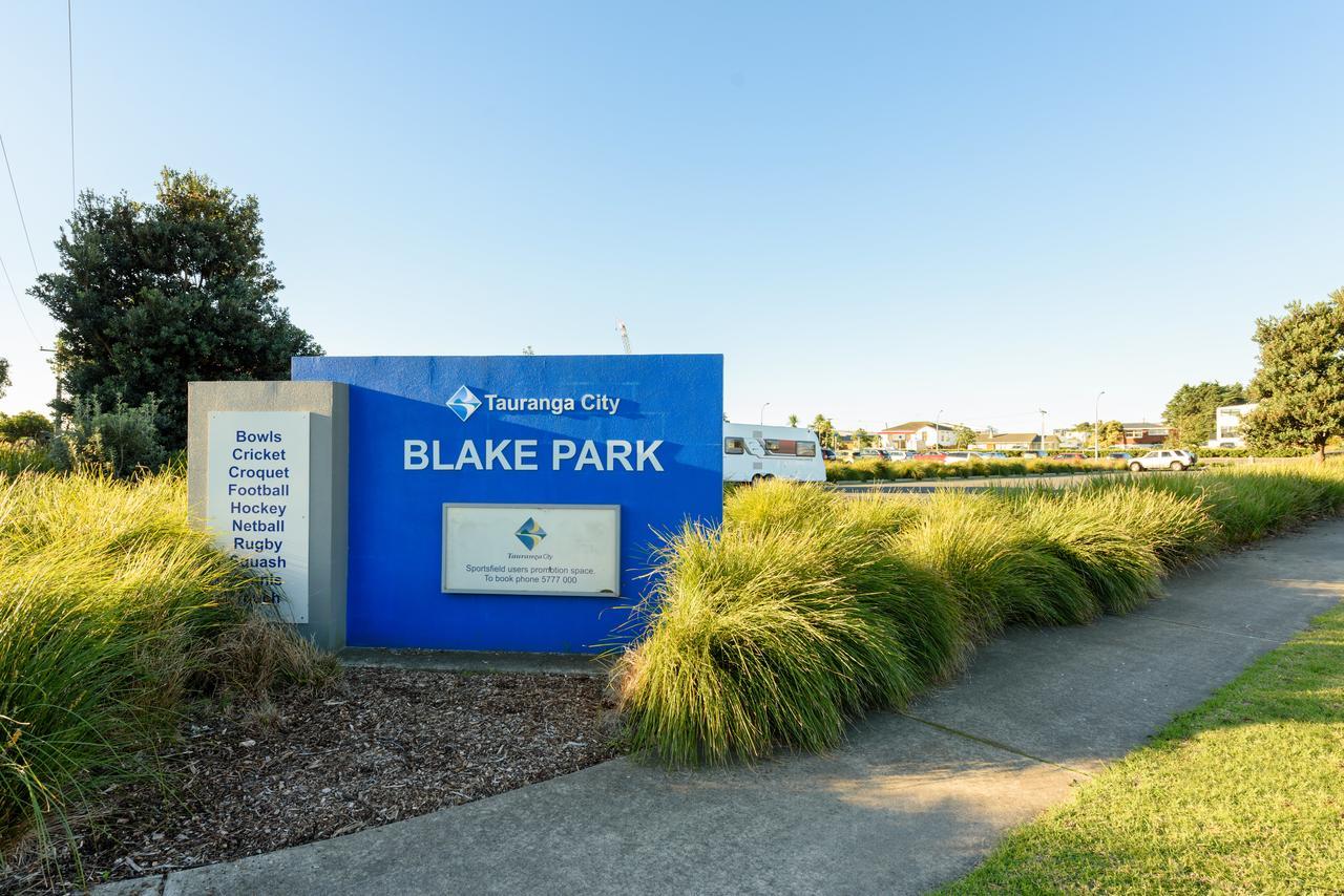 Convenient Family Bach With Easy Access To Blake Park The Beach And Downtown Mount Maunganui Exterior foto