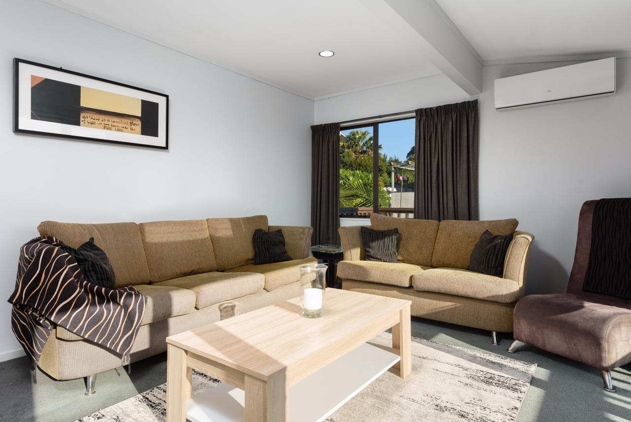 Convenient Family Bach With Easy Access To Blake Park The Beach And Downtown Mount Maunganui Exterior foto
